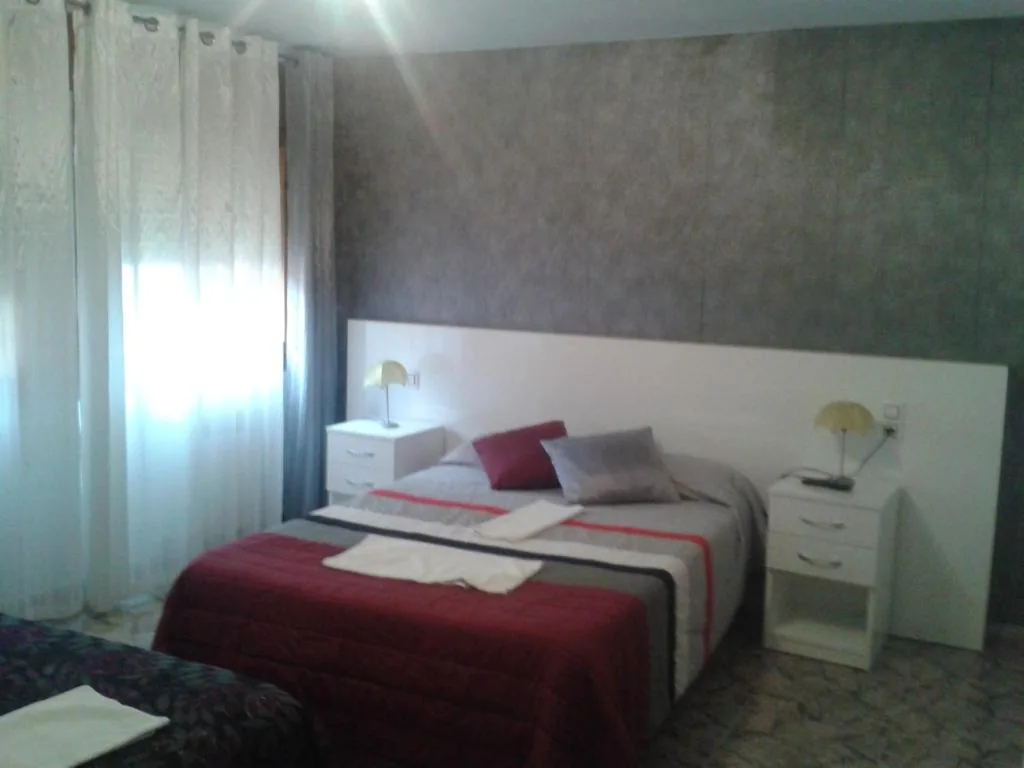 Habitación Doble con baño privado - 2 camas — Hostal Texas 2