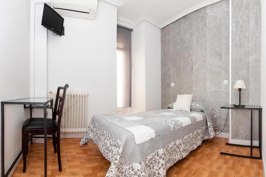 Chambre individuelle — Hostal Tokio