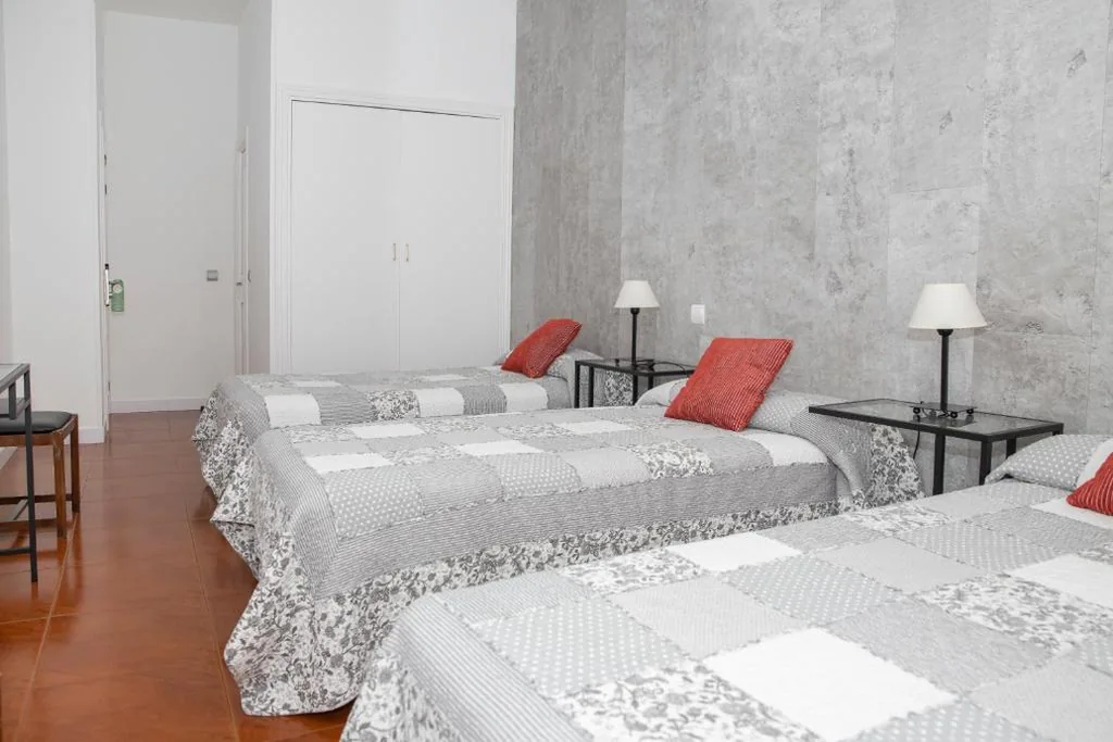 Chambre triple — Hostal Tokio