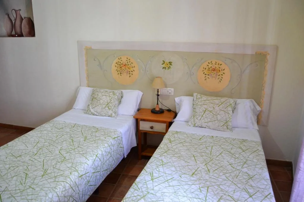 Habitación Doble Estándar - 2 camas — Hostal Toribio