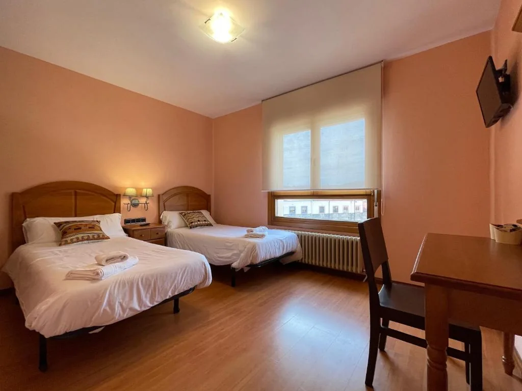 Twin Room — Hostal Torreblanca