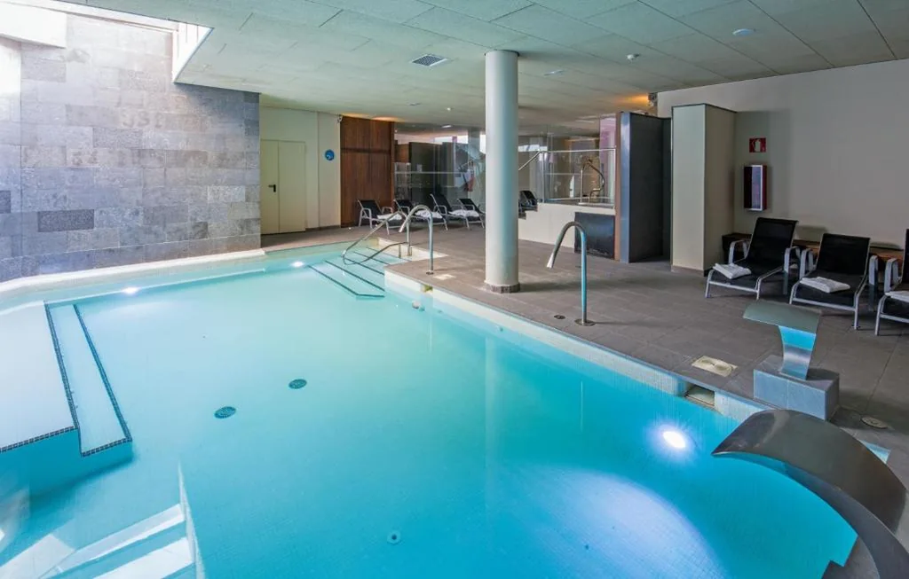 Dreibettzimmer mit Zugang zum Spa — Hostal Trainera