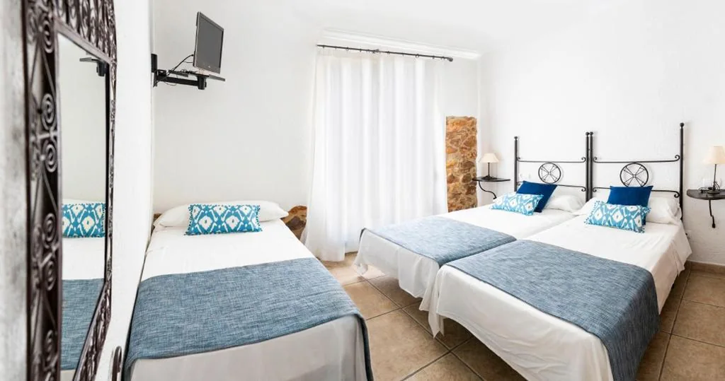 Driepersoonskamer — Hostal Tres Molins
