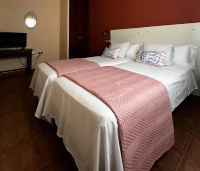 HOSTAL TREVELEZ — Foto 10