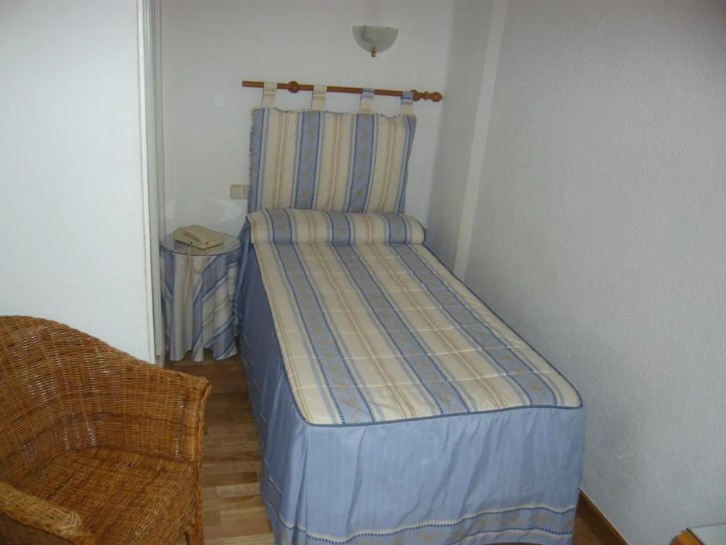 Chambre individuelle — Hostal Triana