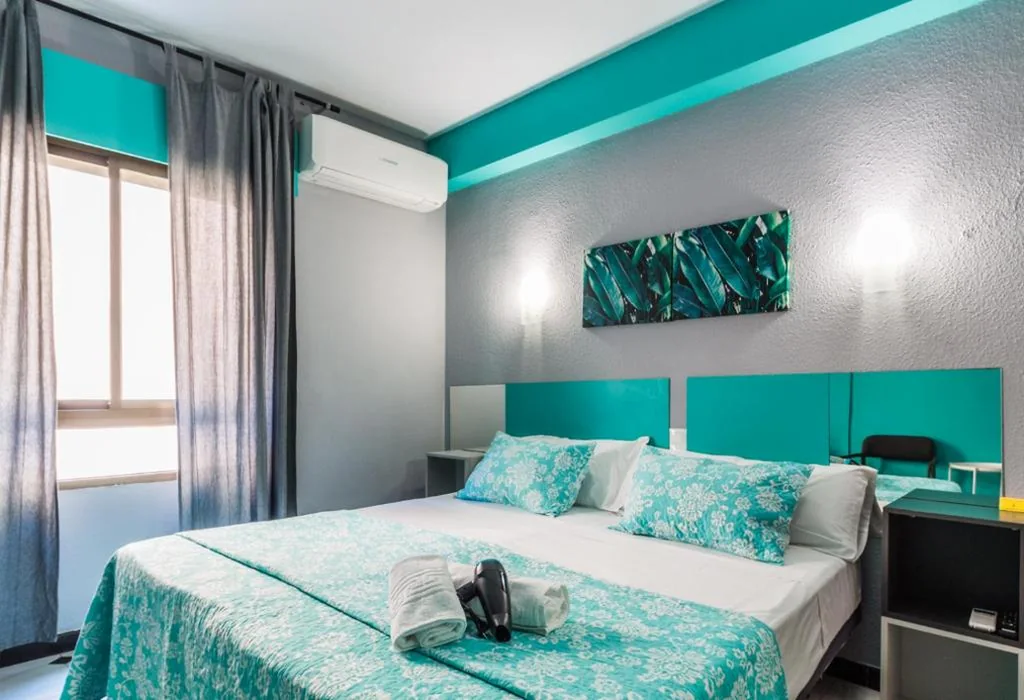 Camera Doppia Superior — Hostal Tropical