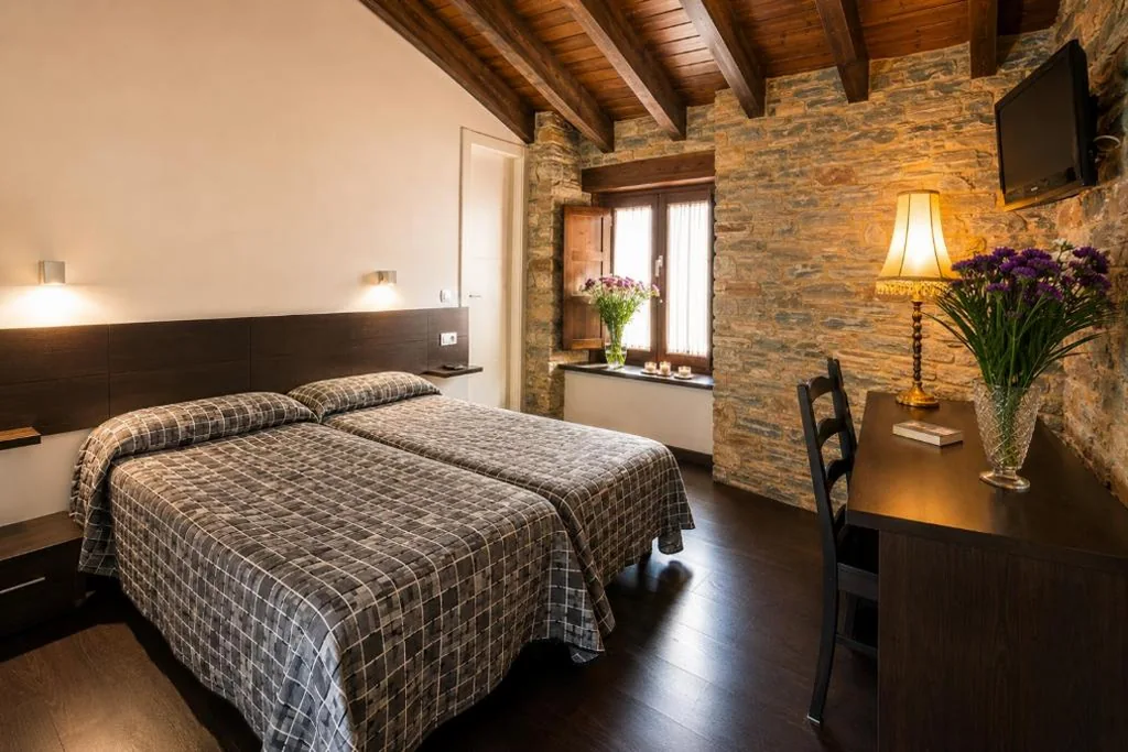 Habitación Doble - 2 camas — Hostal Ultreia
