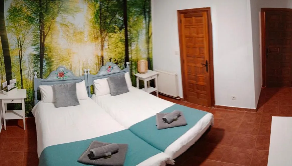 Tweepersoonskamer met 2 bedden — Hostal Urries Restaurante