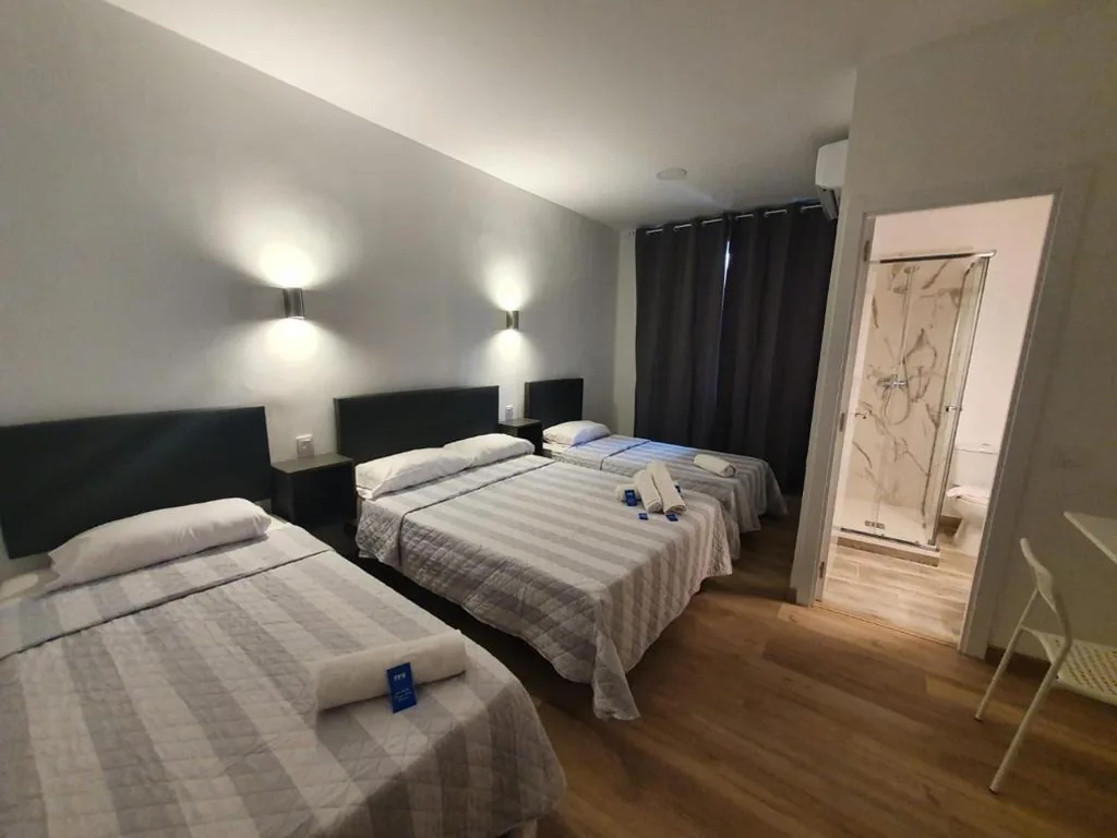 Habitación Familiar — Hostal Vara Madrid