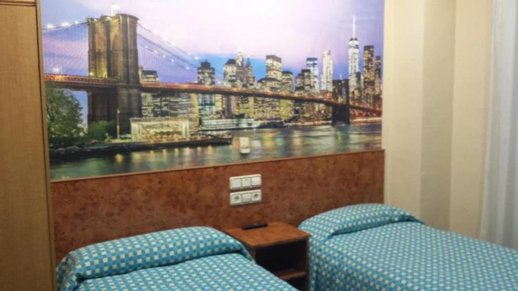 Chambre double - 1 ou 2 lits — Hostal Venecia