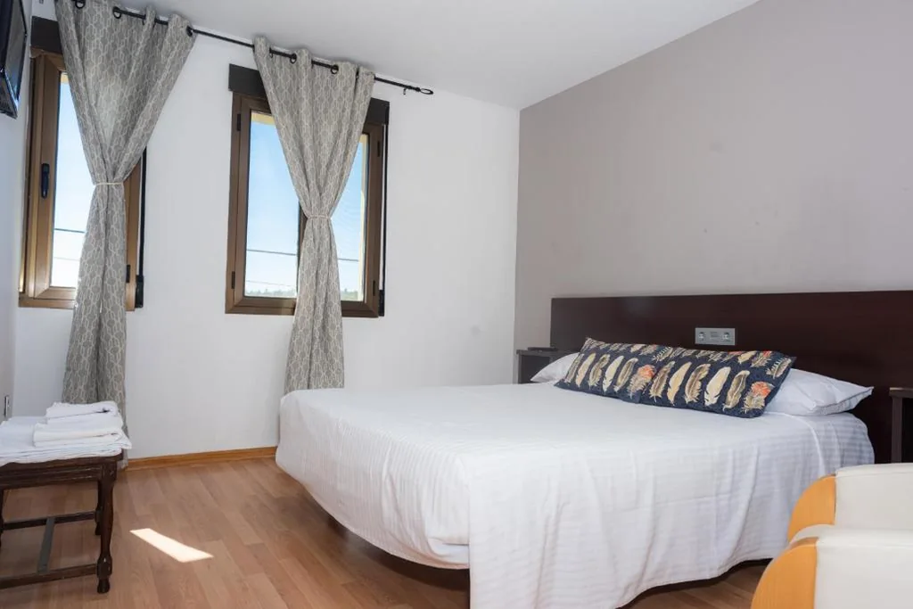 Camera doppia Standard - 1 o 2 letti — Hostal Venta de Valcorba