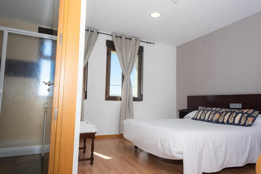 Camera doppia Superior - 1 o 2 letti — Hostal Venta de Valcorba