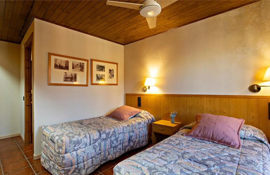 Chambre double - 2 lits — Hostal Victor