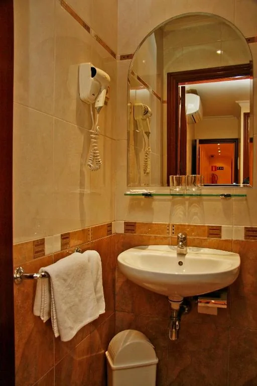 Habitación Doble Superior — Hostal Victoria II