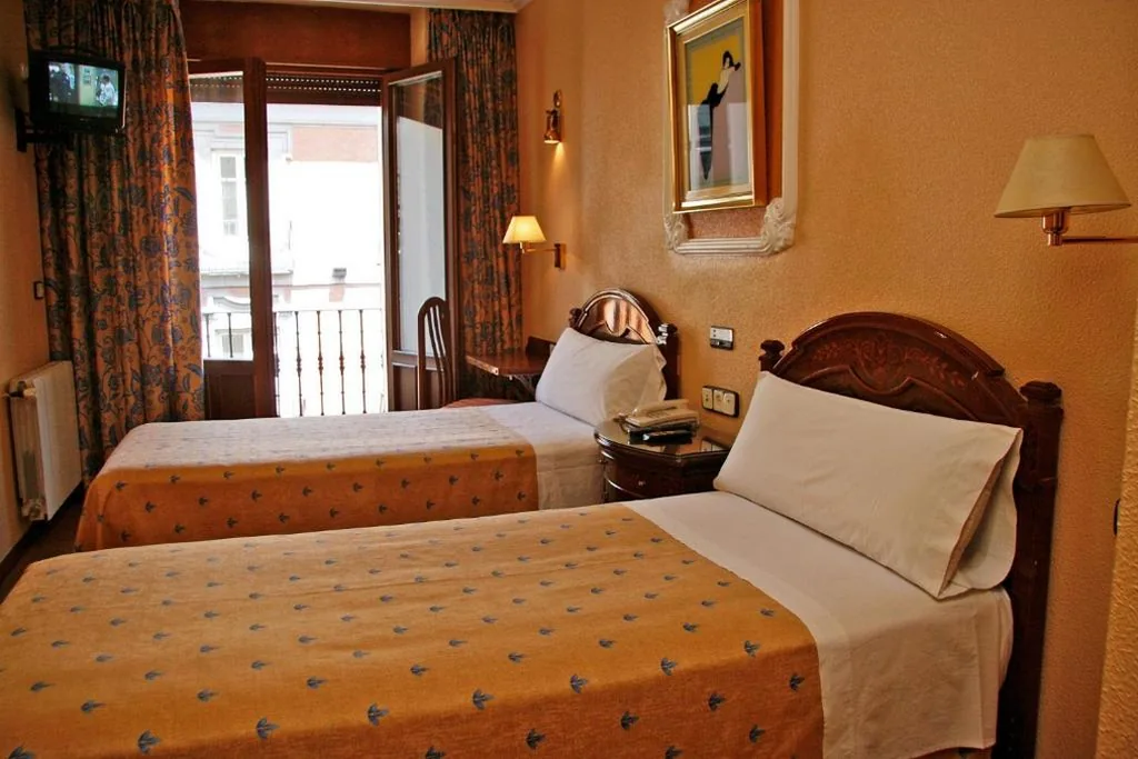 Habitación Doble - 1 o 2 camas — Hostal Victoria III