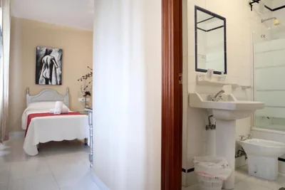 HOSTAL ViCTORiA — Foto 6