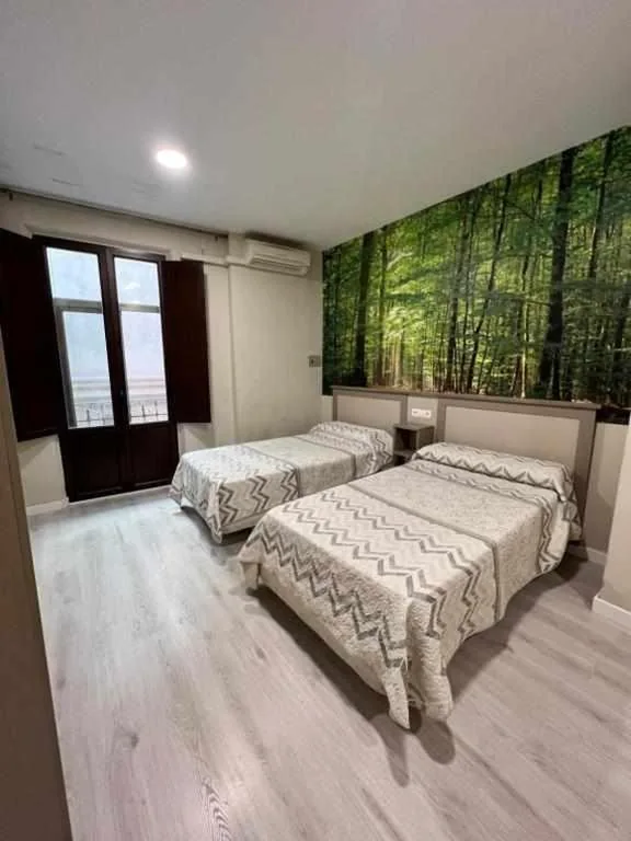 Vierbettzimmer — Hostal Viena Plaza Nueva