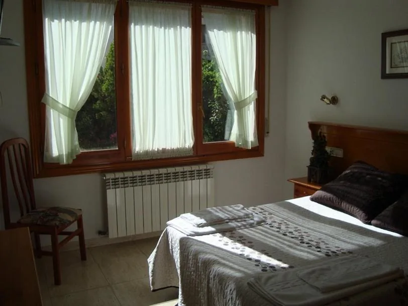 Habitación Individual — Hostal Vinuesa