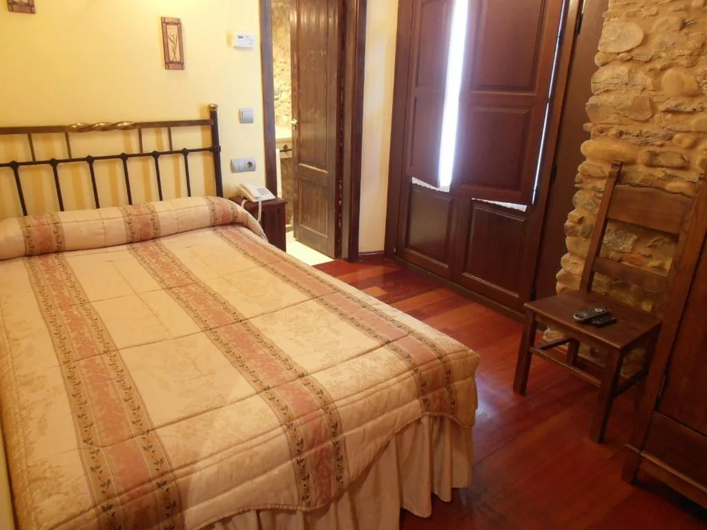 Einzelzimmer mit eigenem Bad — Hostal Virgen de la Encina