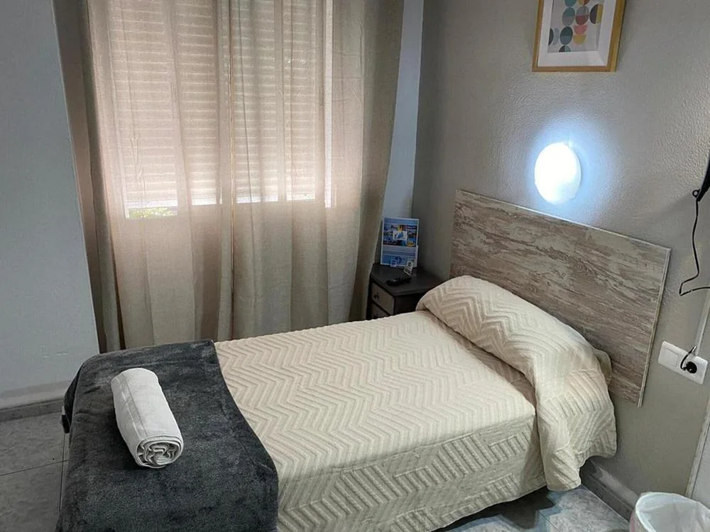 Einzelzimmer mit externem eigenem Bad — Hostal Virgen del Rocío II