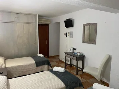 Hostal Virgen del Rocío II — Foto 4