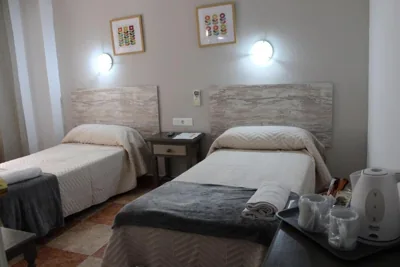 Hostal Virgen del Rocío II — Foto 8