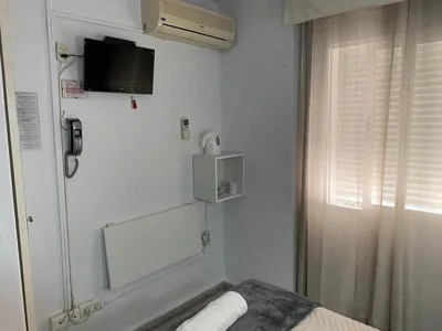 Hostal Virgen del Rocío II — Foto 10