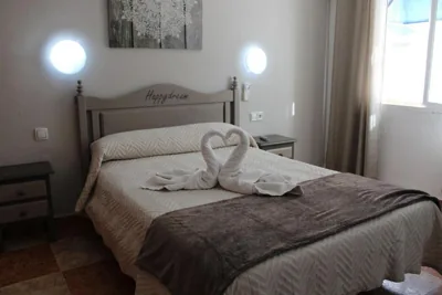 Hostal Virgen del Rocío II — Foto 12