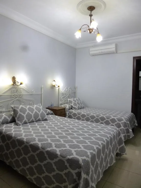 トリプルルーム — Hostal Virgen Del Rocio