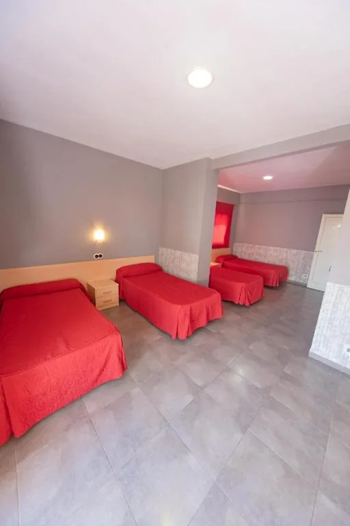 Habitación cuádruple — Hostal Virginia