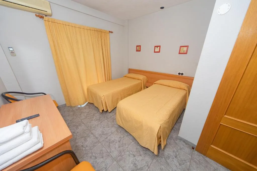 Habitación Doble - 1 o 2 camas — Hostal Virginia