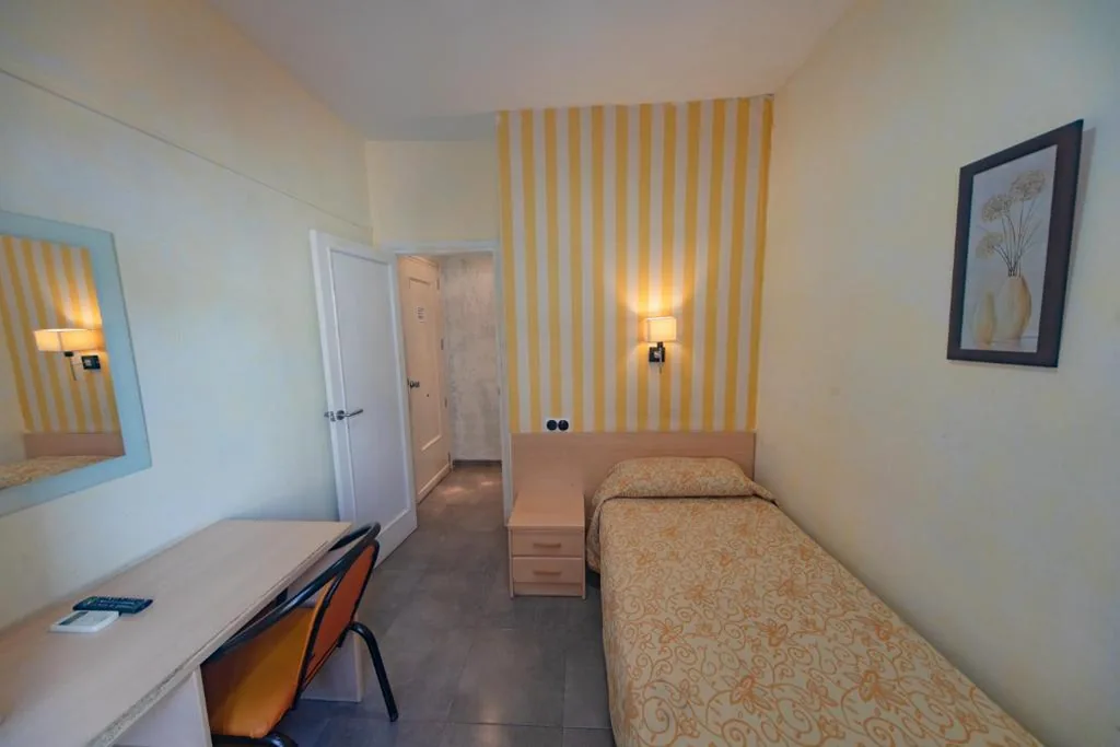 Habitación Individual — Hostal Virginia