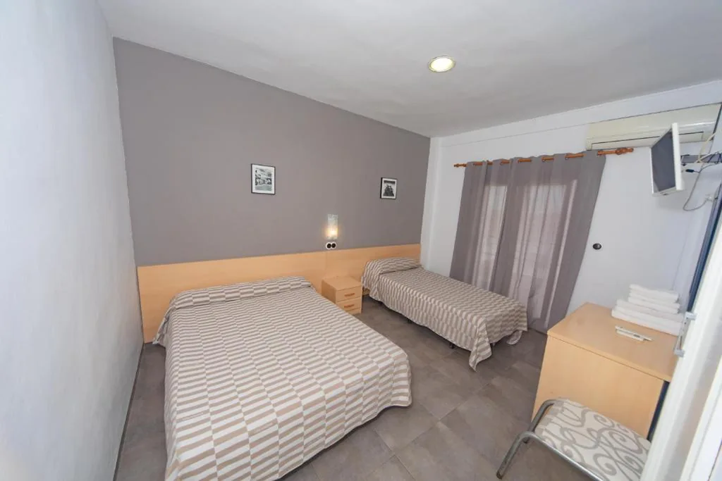Habitación Triple — Hostal Virginia