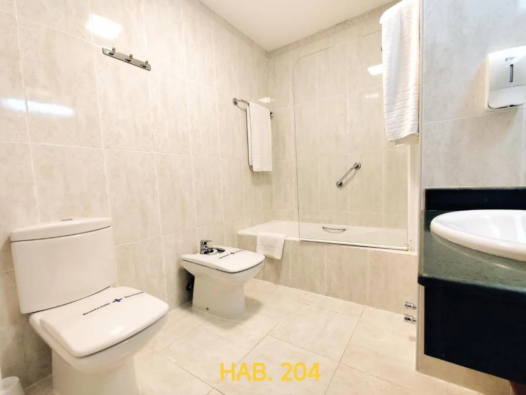 三人间 — Hostal Vista Alegre