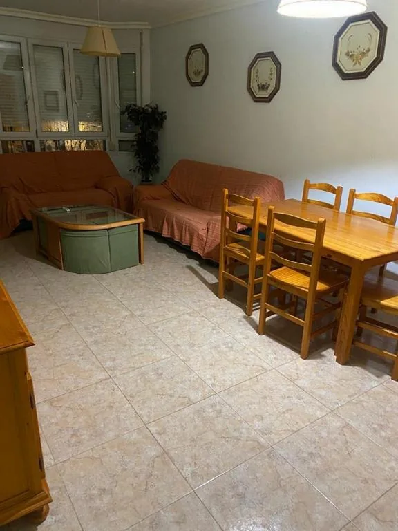 Apartamento con balcón — Hostal y Apartamentos la Vereda