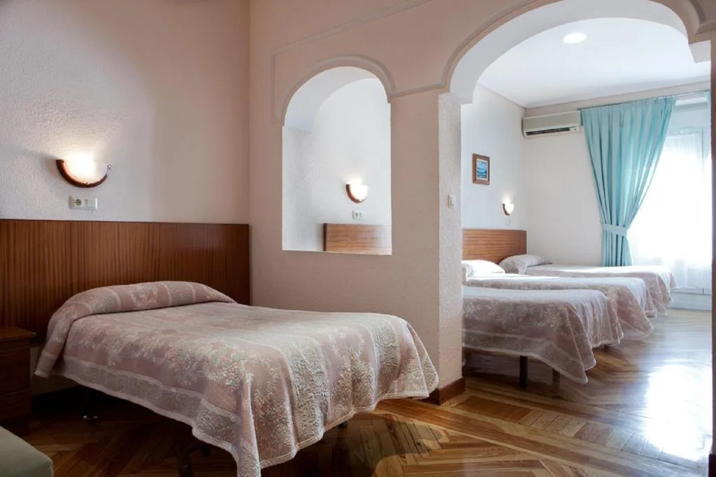 Vierbettzimmer — Hostal Zamora