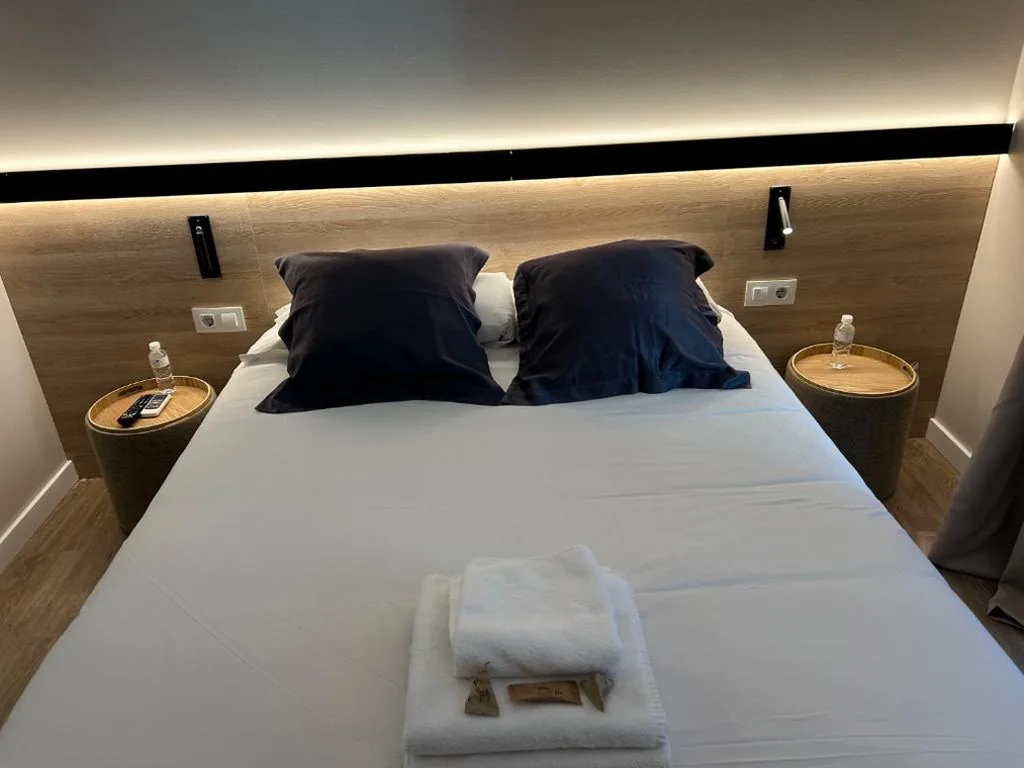 スーペリアダブルルーム — Hostalin Barcelona Gran Via