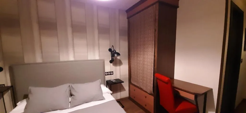 Habitación Doble — Hostel-Albergue Monte Perdido
