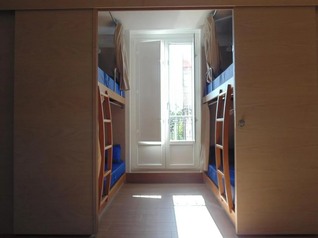 带共用浴室的四人间 — Hostel Albergue O Mesón