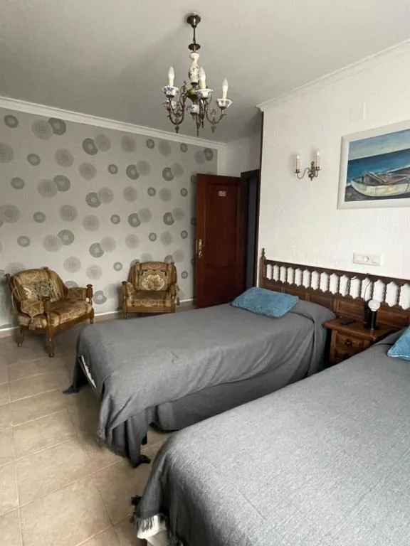 Habitación Doble con baño privado — Hostel Arenos