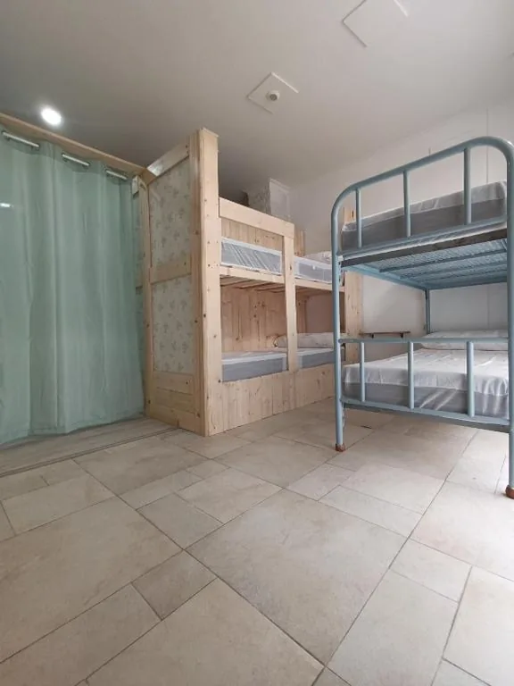 Stapelbed in gemengde gedeelde kamer — Hostel Bretema