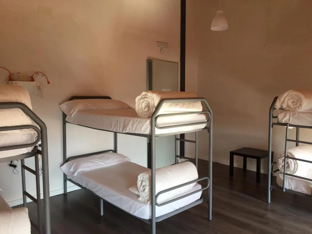 Cama en habitación compartida mixta de 6 camas — Hostel Cañaveral