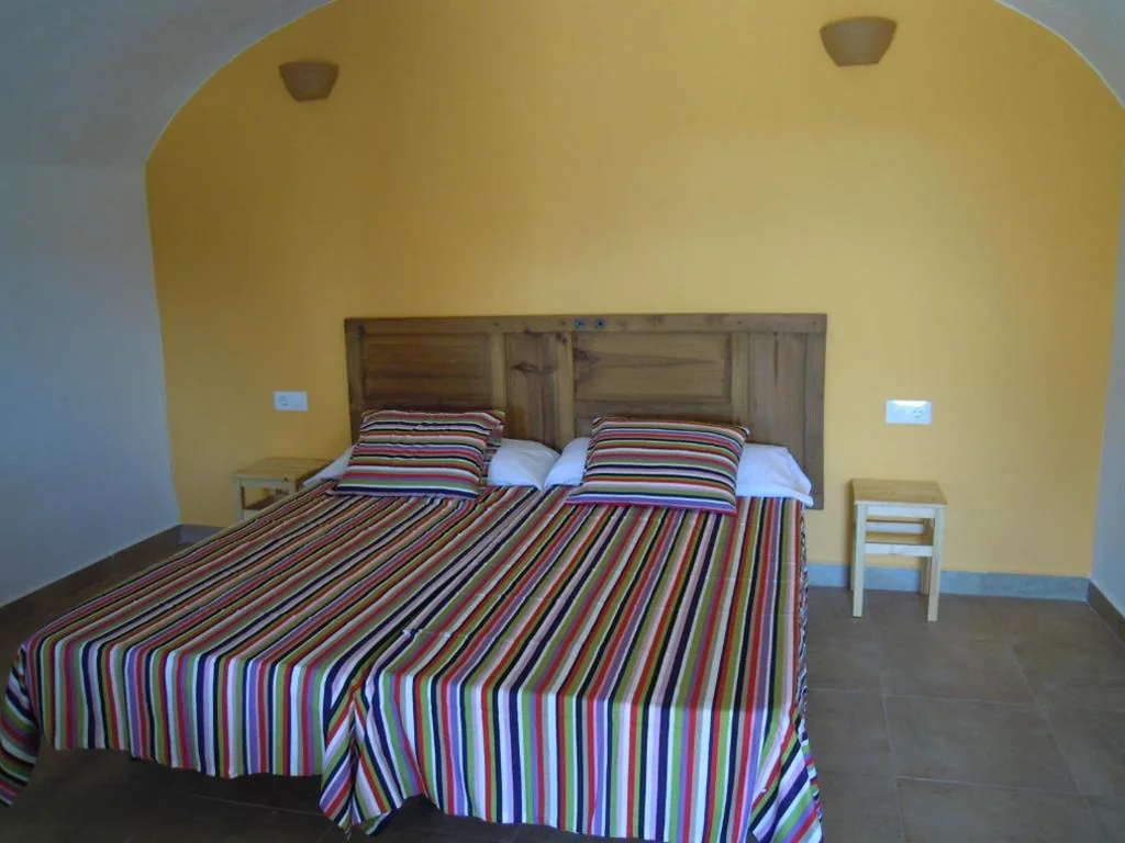 Habitación Triple con baño privado — Hostel Cañaveral