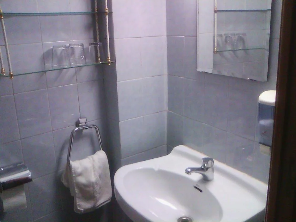 Quarto Duplo com casa de banho privativa - 1 ou 2 camas — Hostel Central Zaragoza