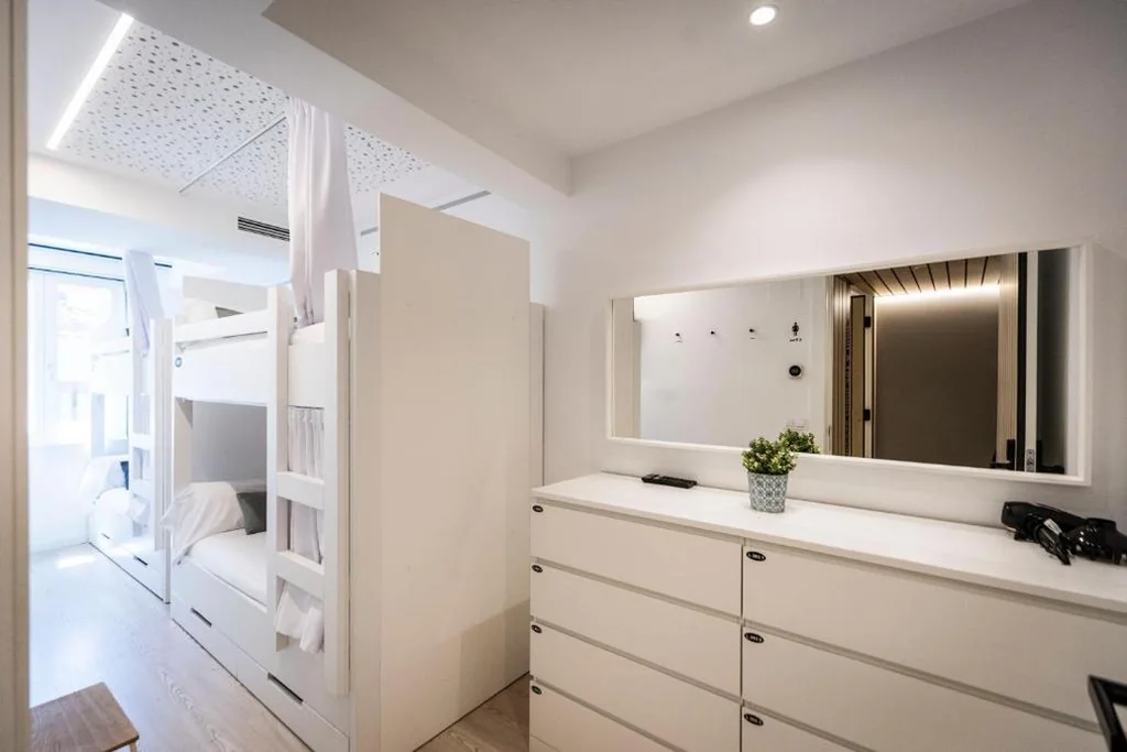 Cama em dormitório partilhado - Apenas para mulheres — Hostel Charino