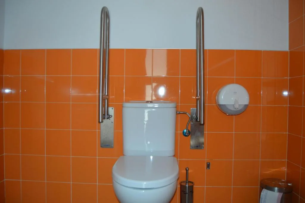 Camera doppia adattata per persone con mobilità ridotta — Hostel Divino Morales