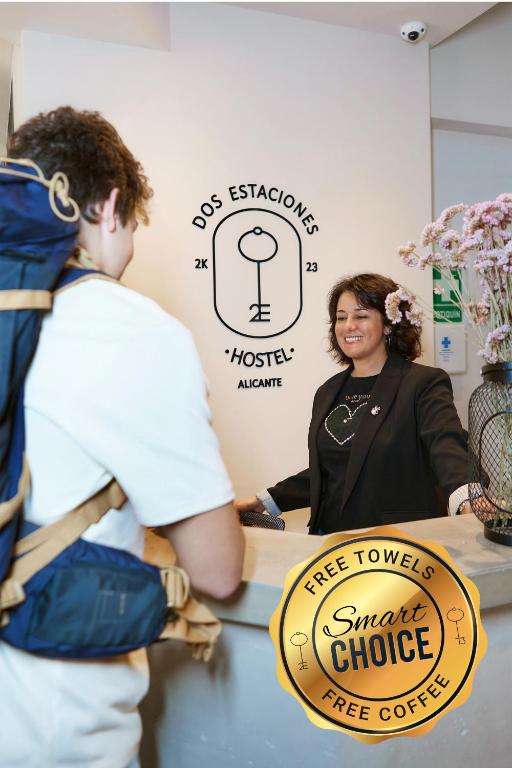 Hostel Dos Estaciones - Scandinavian Design - Albergue Juvenil - FREE towels, coffee & tea, remote check-in