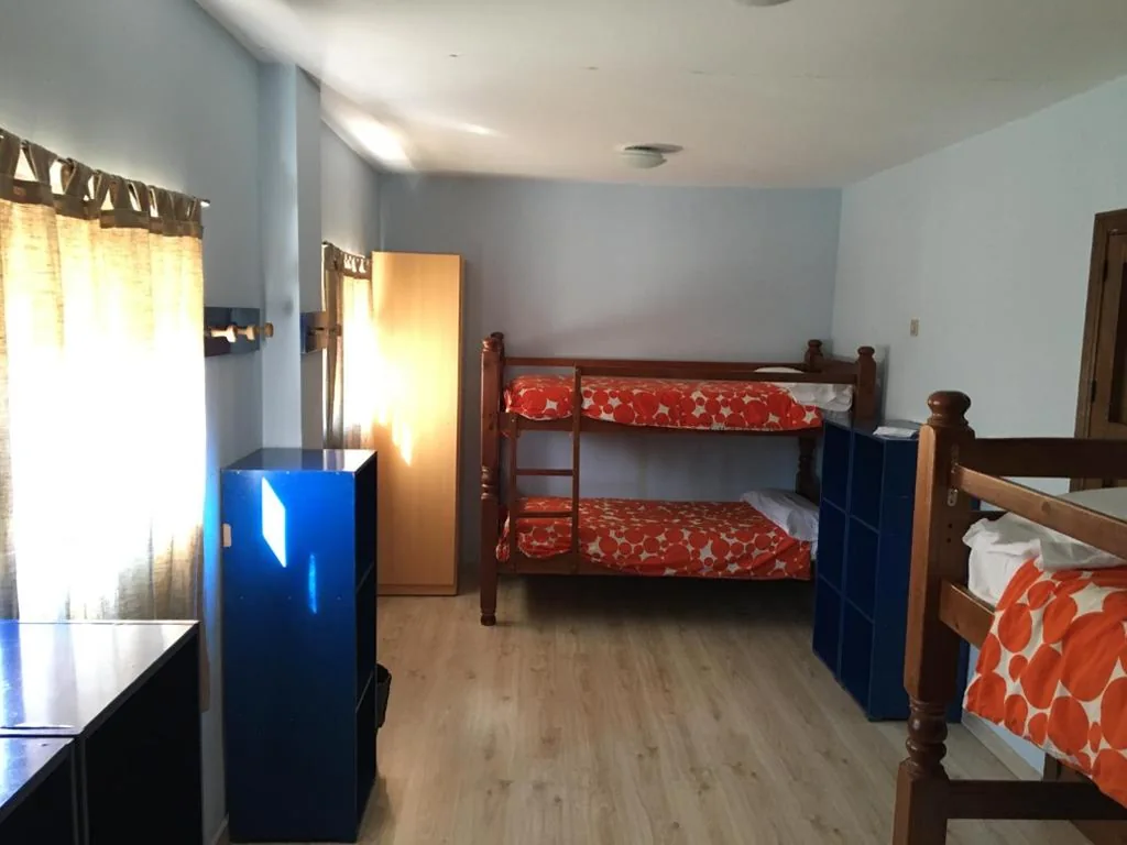 Familienzimmer mit Gemeinschaftsbad — Hostel El Lago, Caceres