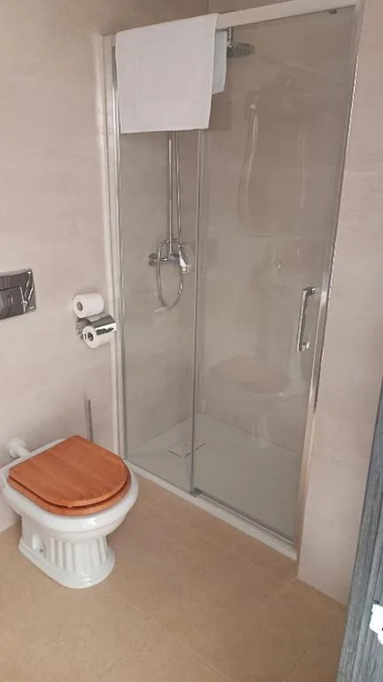 Habitación Familiar con balcón — Hostel Elios