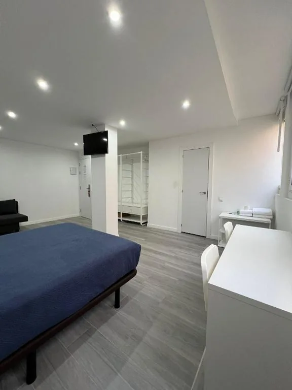 Double Room with sofa bed and Private Bathroom — Hostel Hock Residences